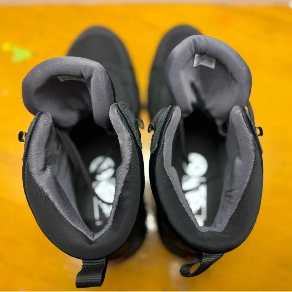 Vans Black High-Top Boots - Picture 7 of 9